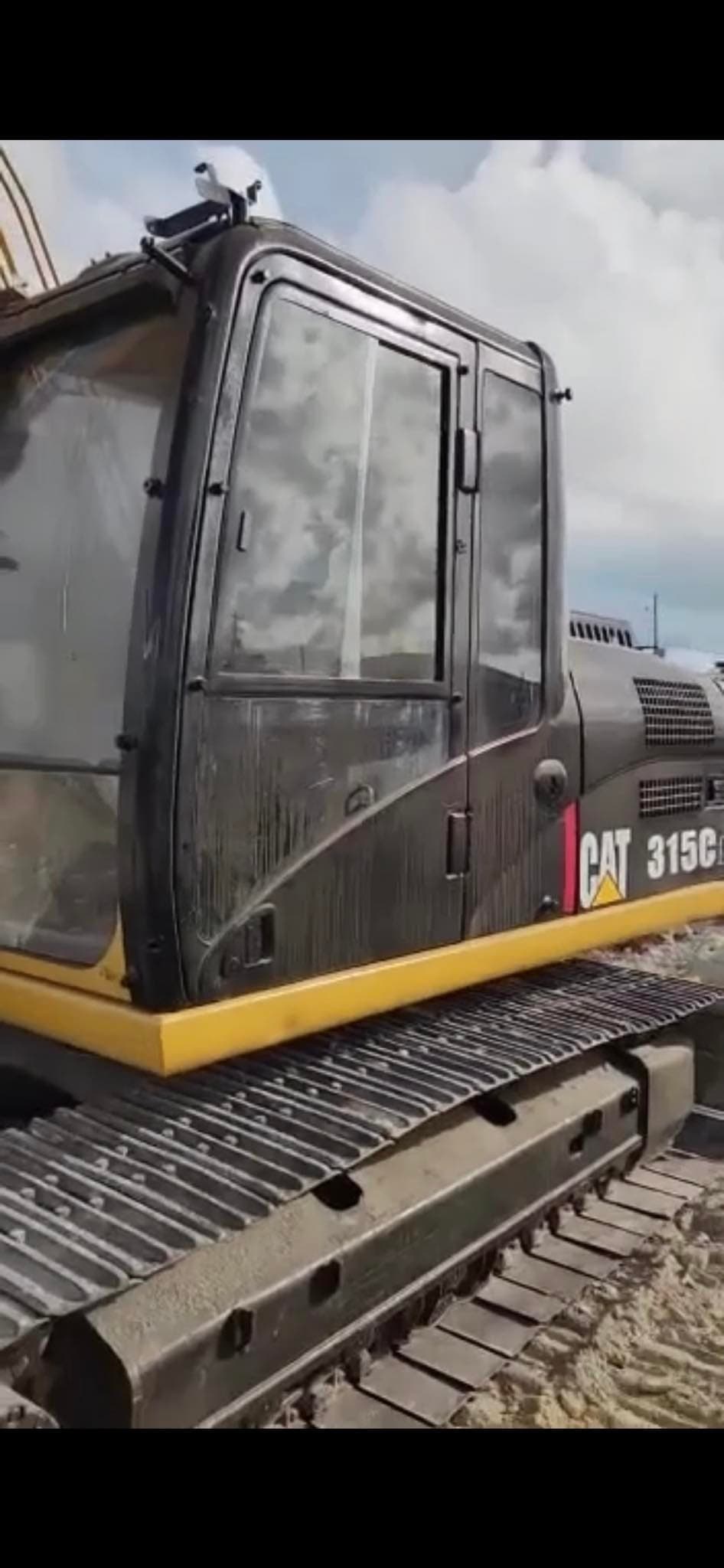 Custom windshield banner